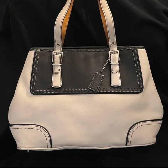 Coach - Picture 6 of 14